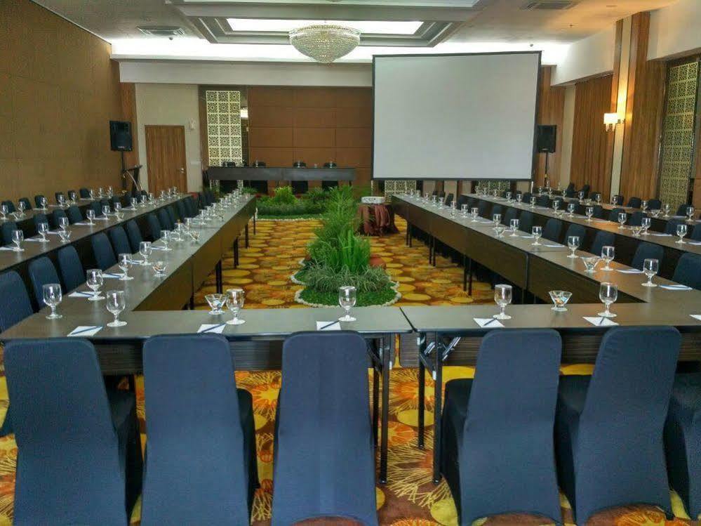 Grand Serela Yogyakarta Exterior foto
